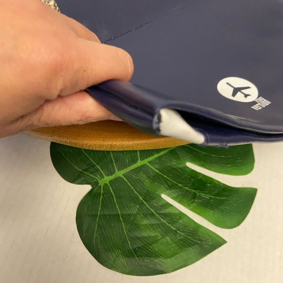 Retired TransVersion Travel tote Clutch Bag - Picture 4 of 13